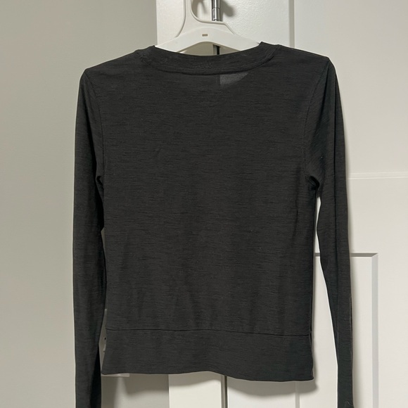 Old Navy Gray Twist Front Long Sleeve Top - Picture 3 of 3
